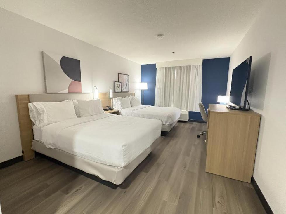 Spark By Hilton Guelph Bagian luar foto