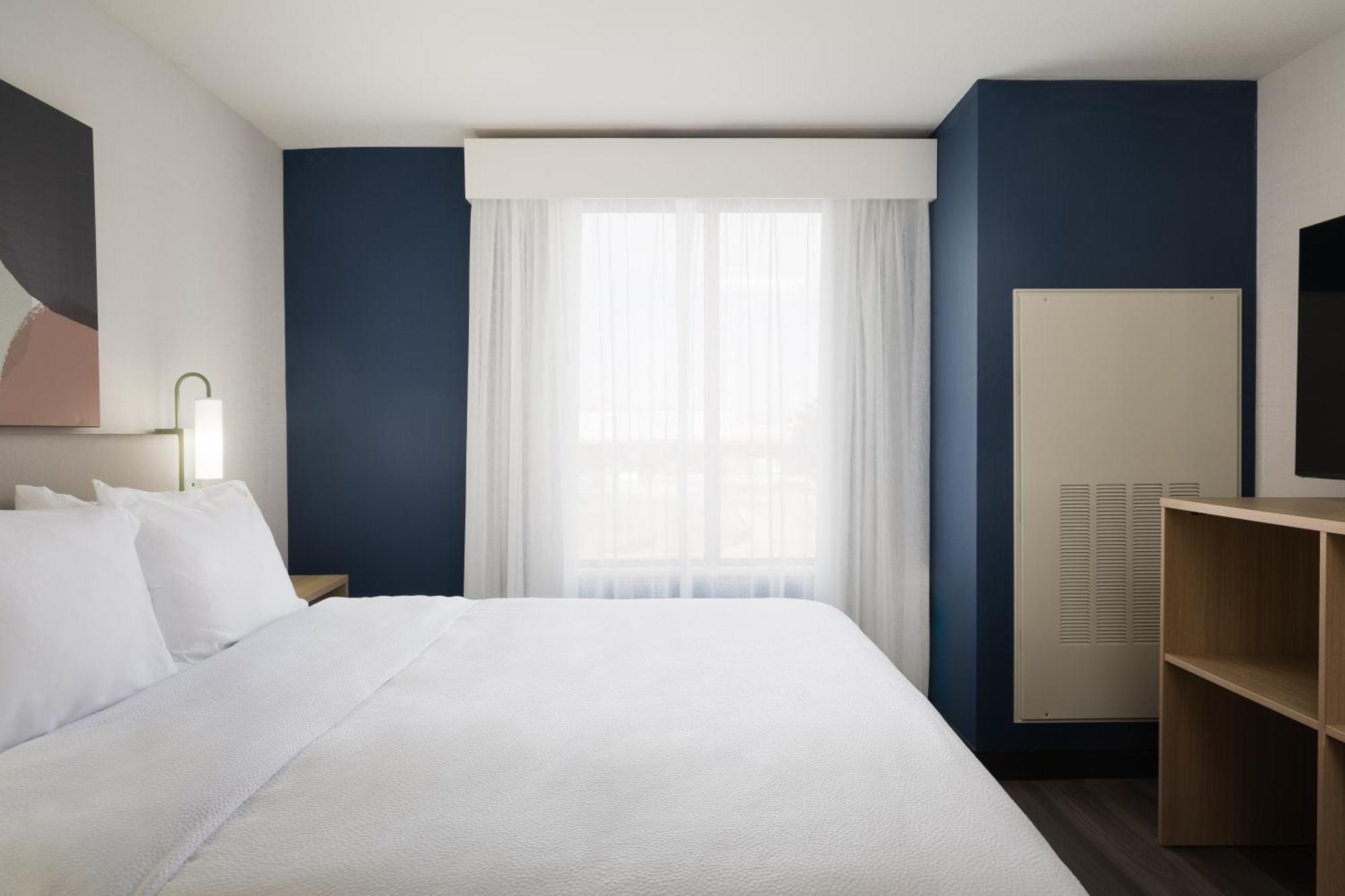 Spark By Hilton Guelph Bagian luar foto