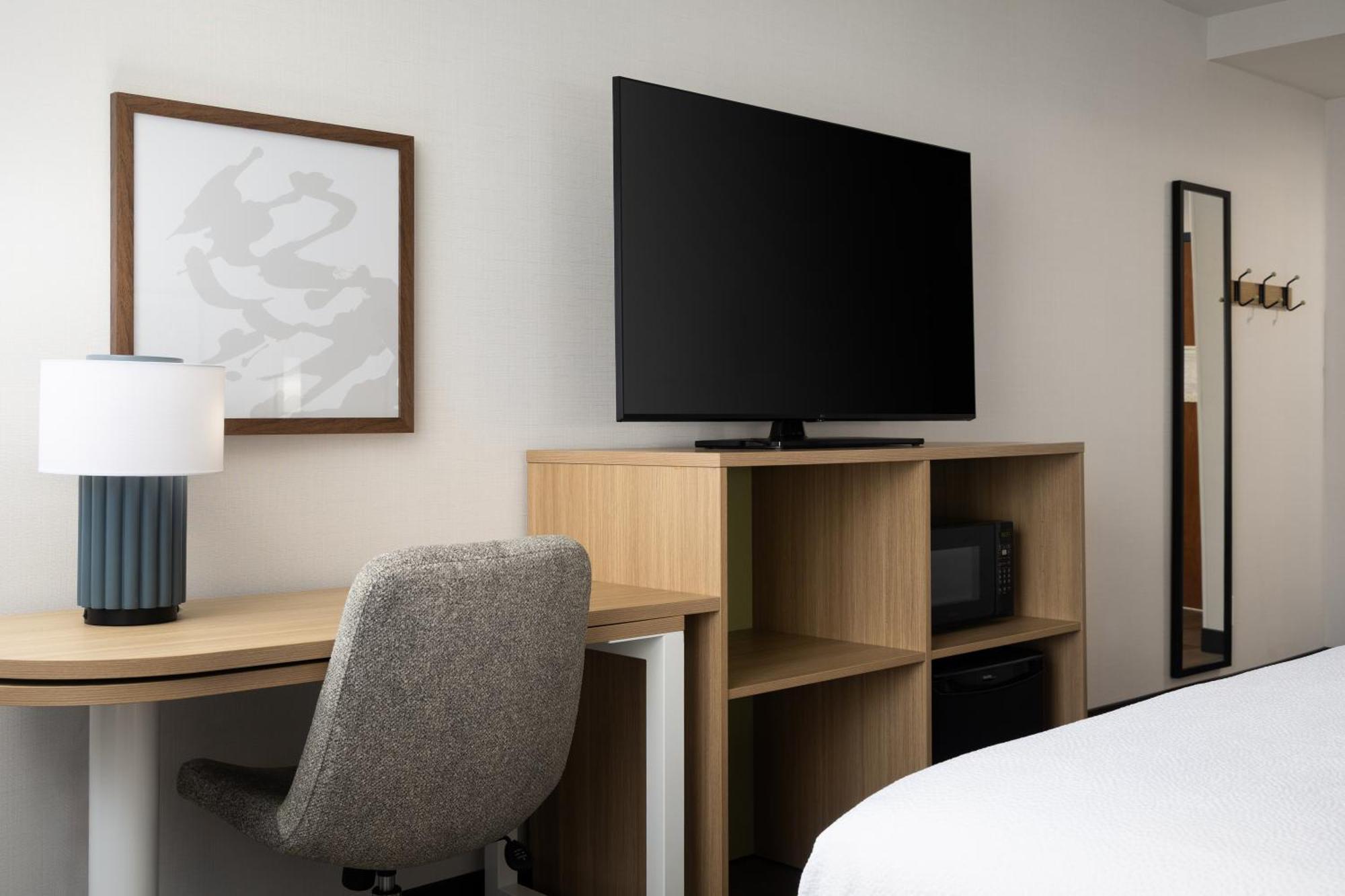 Spark By Hilton Guelph Bagian luar foto