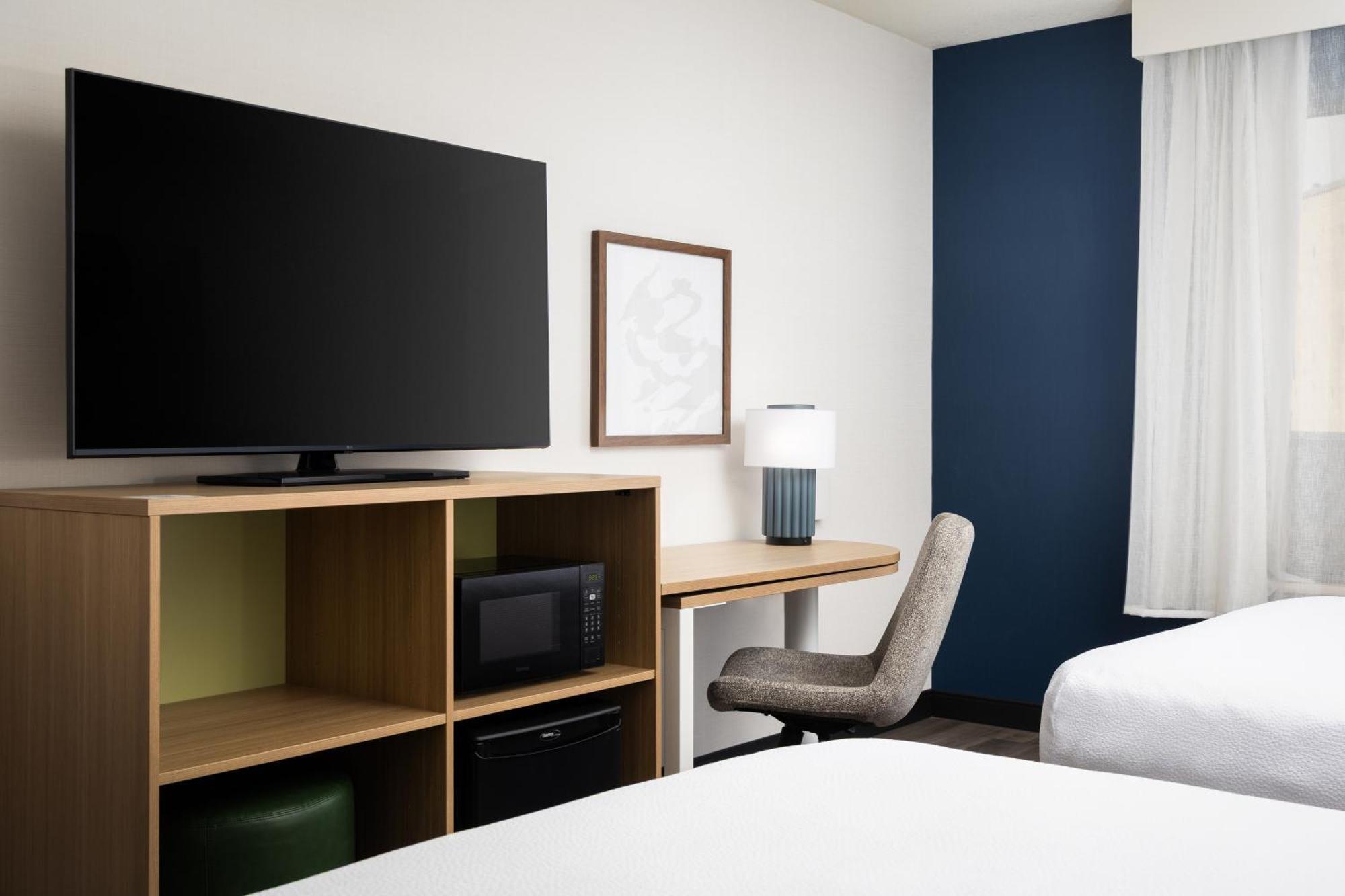 Spark By Hilton Guelph Bagian luar foto