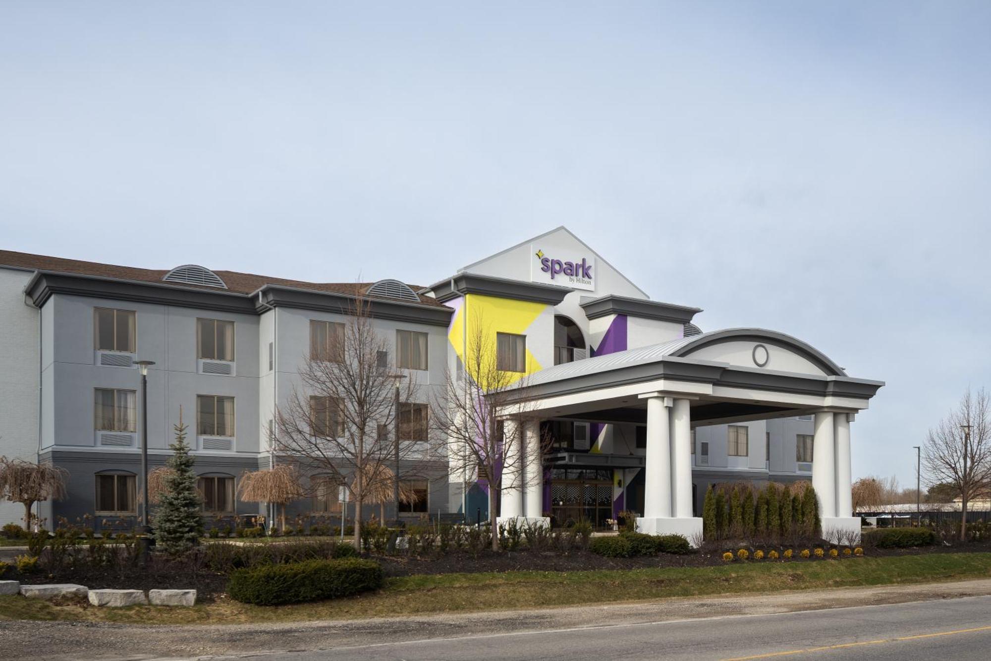 Spark By Hilton Guelph Bagian luar foto