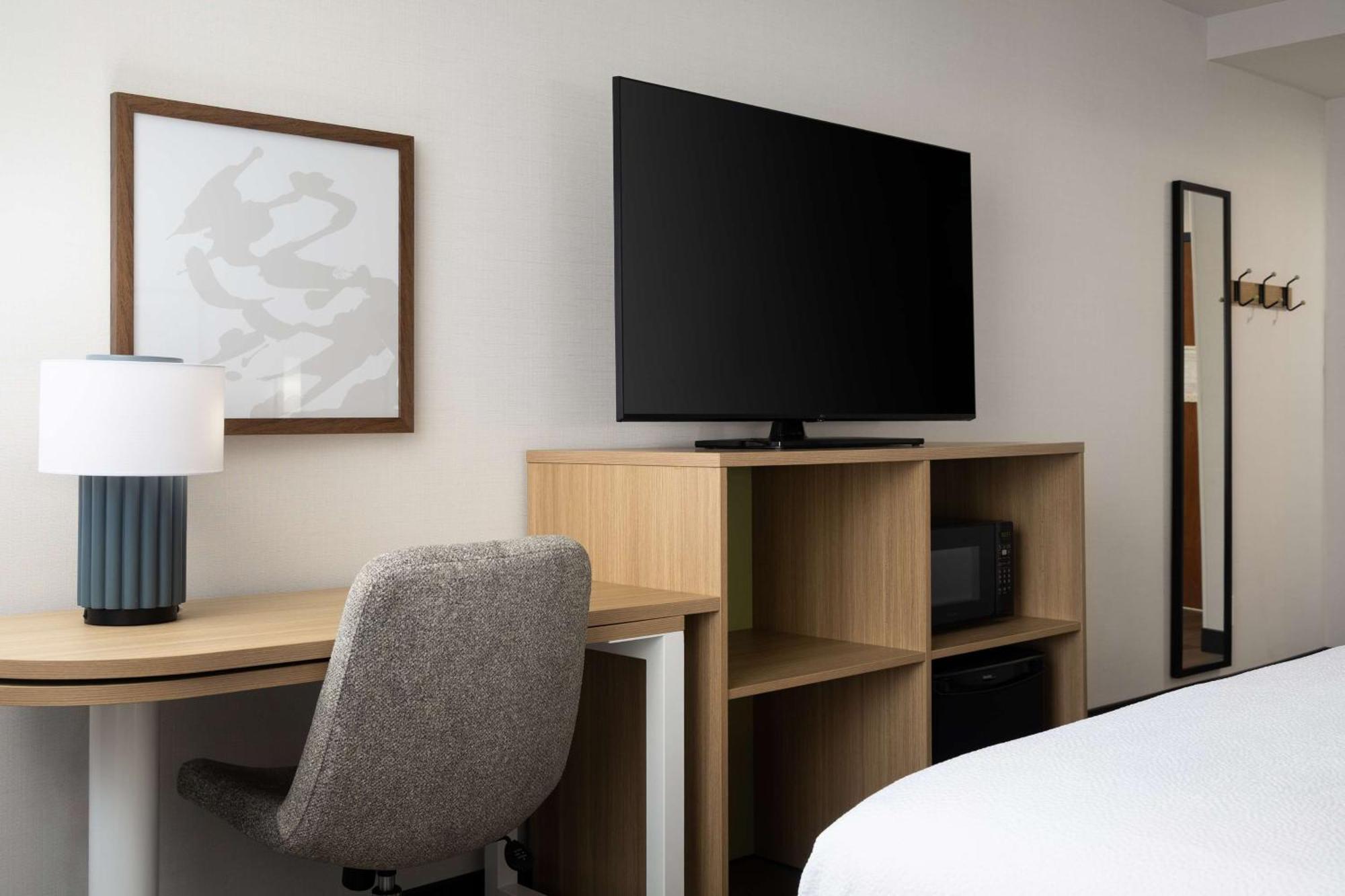 Spark By Hilton Guelph Bagian luar foto