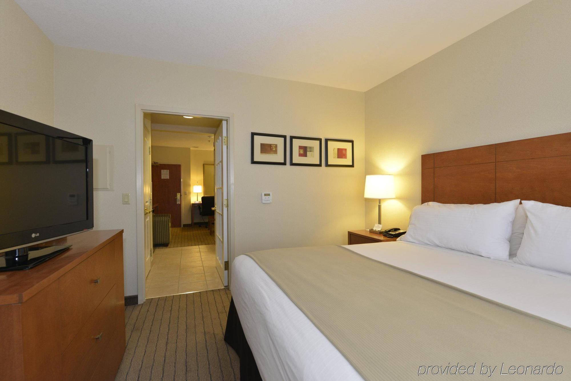 Spark By Hilton Guelph Bagian luar foto