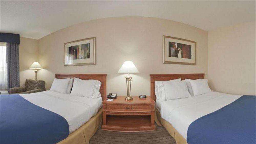 Spark By Hilton Guelph Bagian luar foto